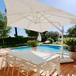 Feriehus Castro-cleverdetails, Quiet Area, Private Pool