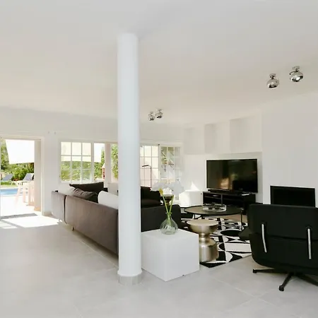 Feriehus Castro-cleverdetails, Quiet Area, Private Pool *