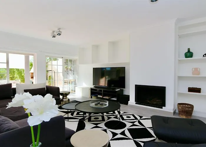 Vakantiehuis Castro-cleverdetails, Quiet Area, Private Pool Vilamoura