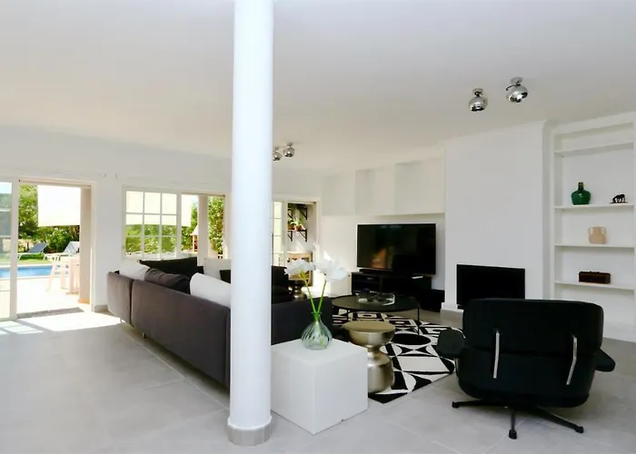 Castro-cleverdetails, Quiet Area, Private Pool Дом отдыха *