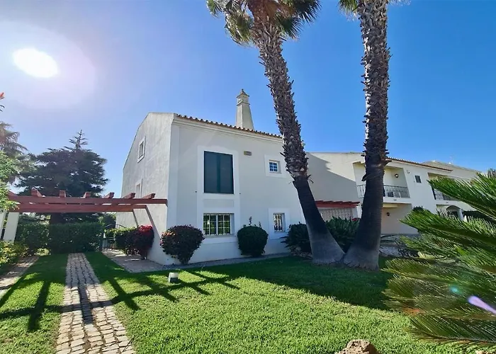 Vakantiehuis Castro-cleverdetails, Quiet Area, Private Pool Vilamoura