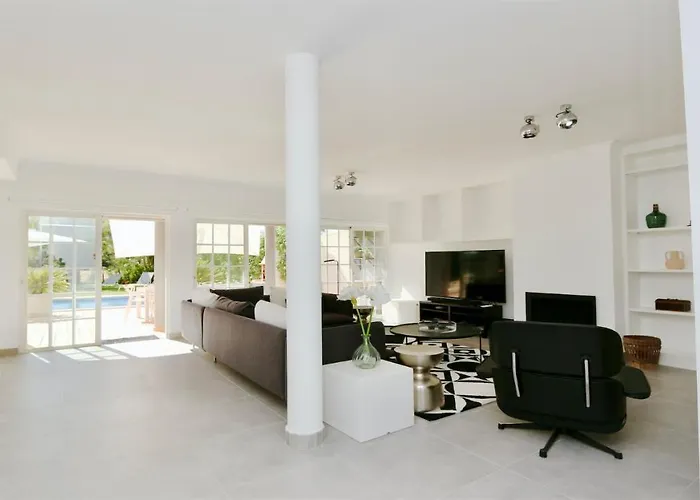 度假居 Castro-cleverdetails, Quiet Area, Private Pool *