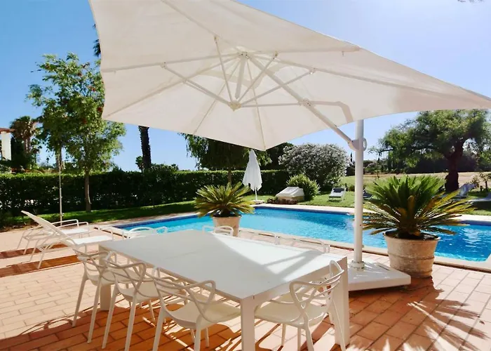 度假居 Castro-cleverdetails, Quiet Area, Private Pool