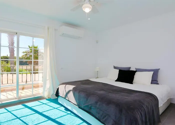 度假居 Castro-cleverdetails, Quiet Area, Private Pool *